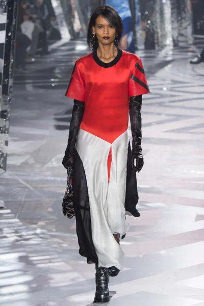 Look 9